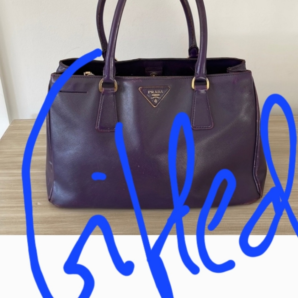 😁😁GIFTED😁😁 Designer PRADA SAFFIANO Leather Lux Tote